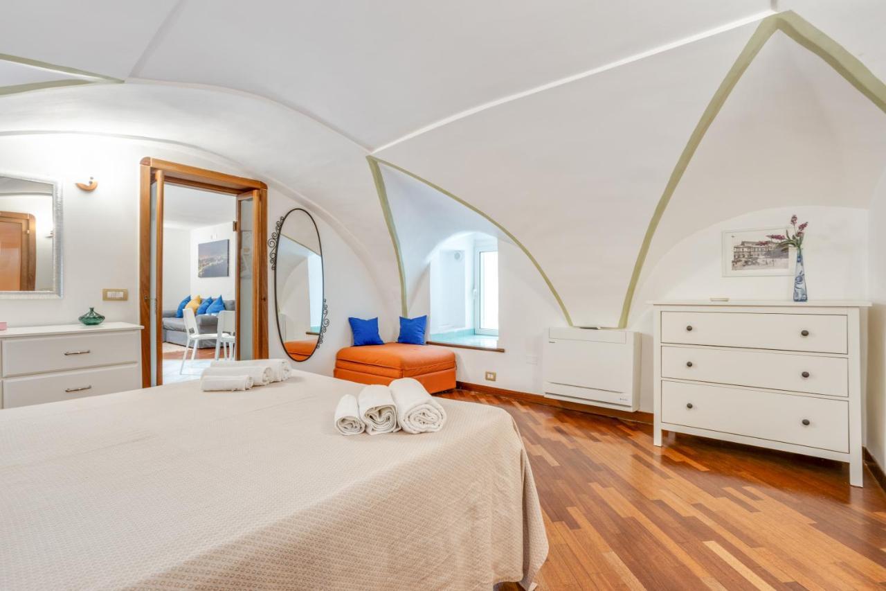 Guesthost - Casa Querida Central & Elegant Flat Napels Buitenkant foto